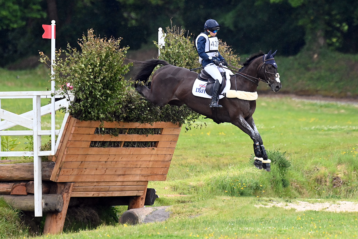 Laura Collett heads a cross-country thriller